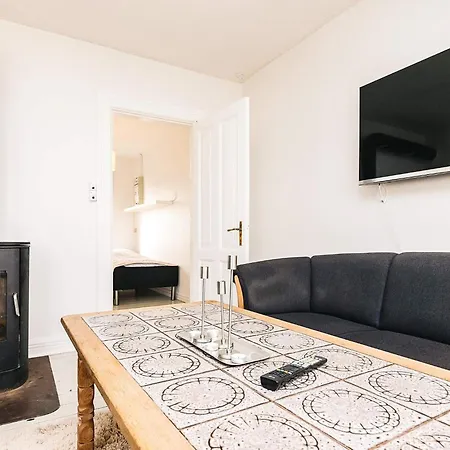 度假居 8 Person In *