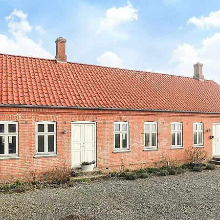 度假居 8 Person In *